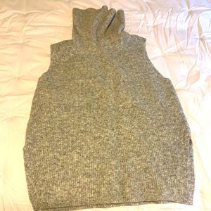 Community sleeveless sweater size small
